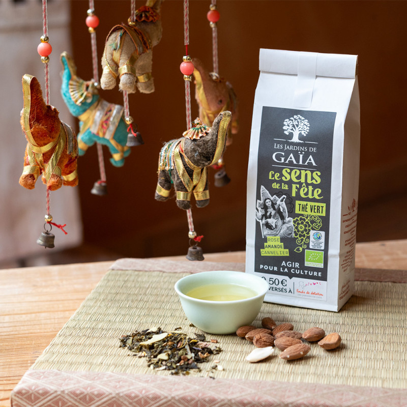 Green tea with rose, almond, and cinnamon leaves - To the party